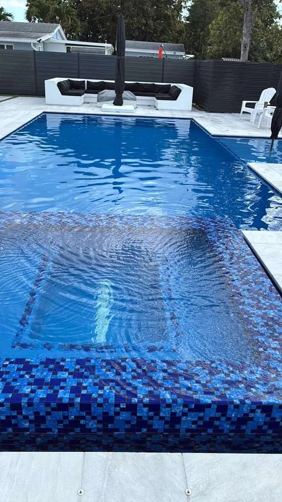 Luxury Modern Pool with Spa — Mosaic Tile